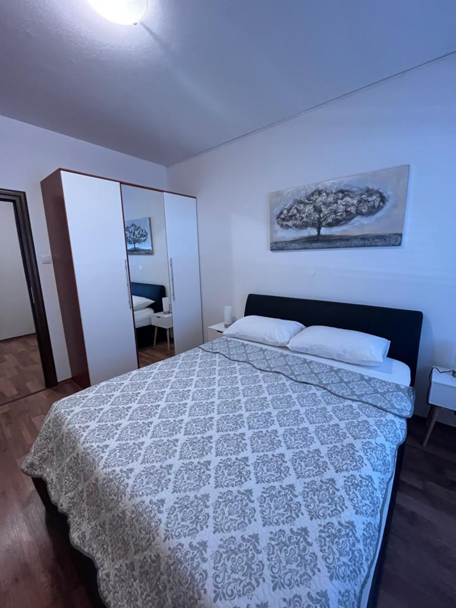 Guest House Antonella Malinska Exteriér fotografie